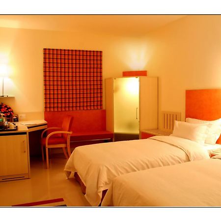 Aditya Hometel Hyderabad Room photo