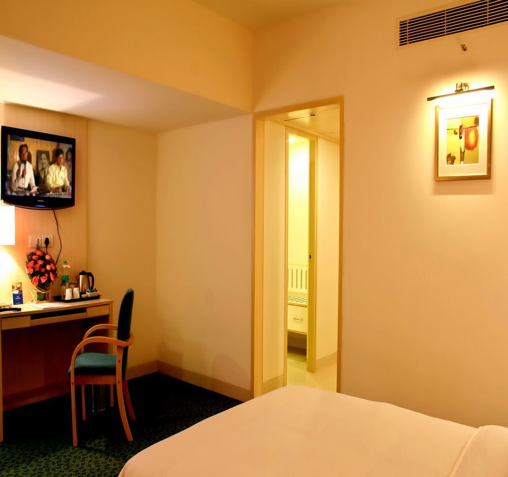 Aditya Hometel Hyderabad Room photo